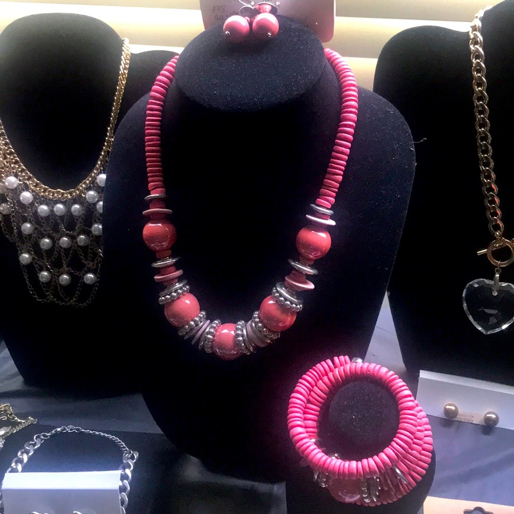 3pc necklace,bracelet and earrings set color pink